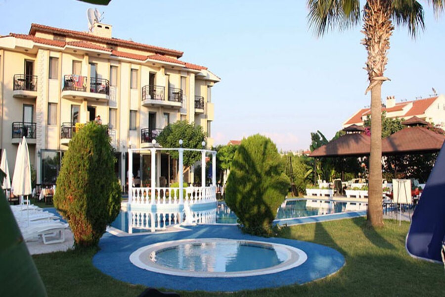 Golden Moon Otel