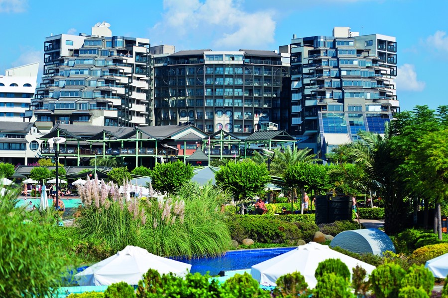 Limak Lara De Luxe Hotel & Resort