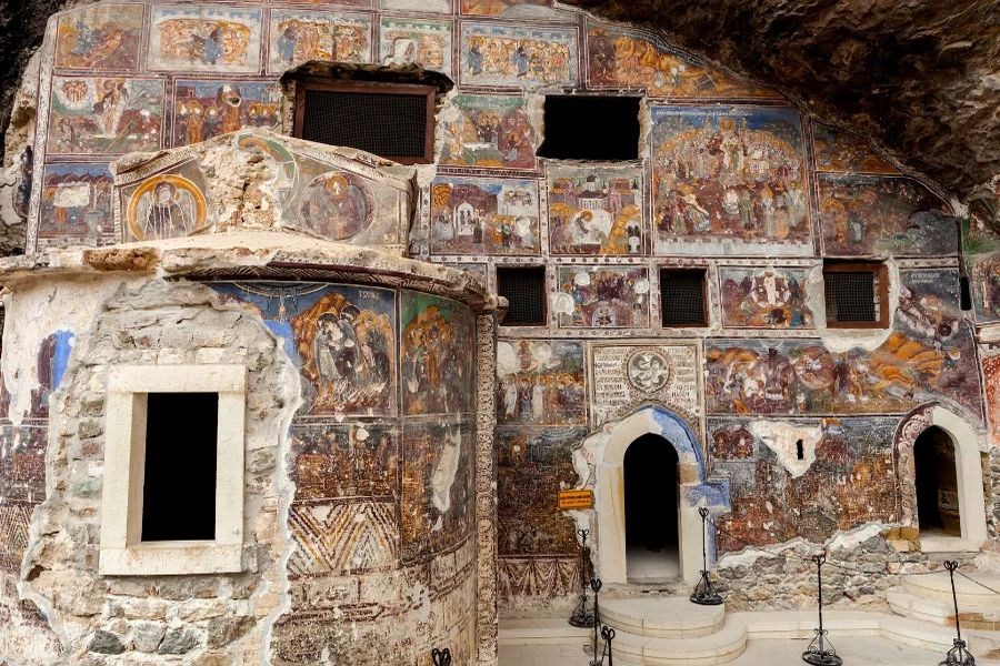 Karadeniz Yaylalar Ve Batum Turu 5 Gece Otel Konaklamalı İstanbul Çıkışlı 23 Nisan Özel