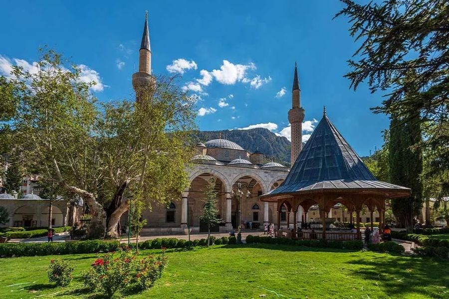 Karadeniz Yaylalar Ve Batum Turu 5 Gece Otel Konaklamalı Mersin Adana Niğde Çıkışlı