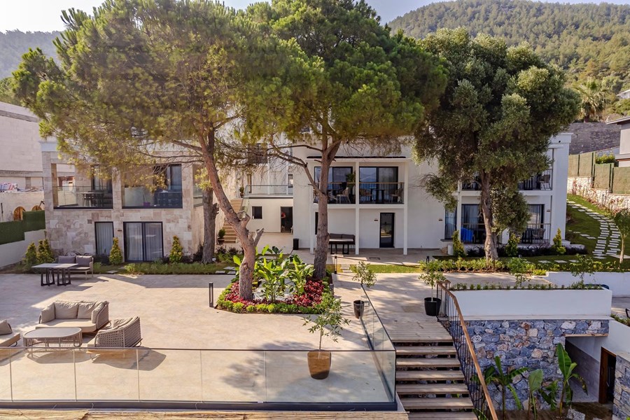 Isolina Hotel