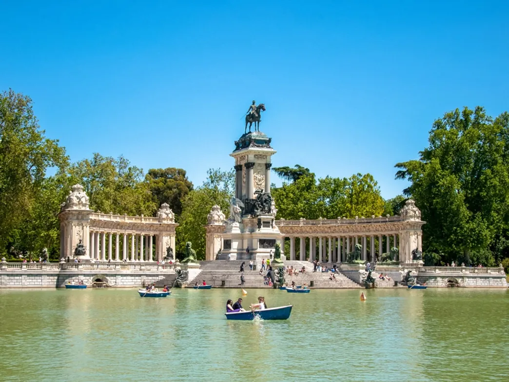 KIBRIS'TAN MEGA İSPANYA & ENDÜLÜS TURU Cyprus Airways ile 7 gece Barcelona Gidiş – Barcelona Dönüş