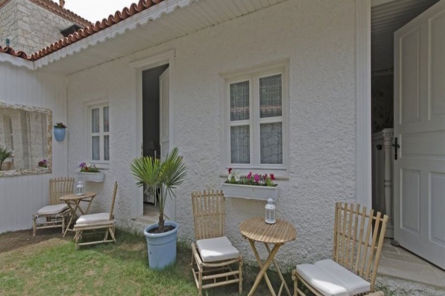 Alaçatı Roka Taş Otel